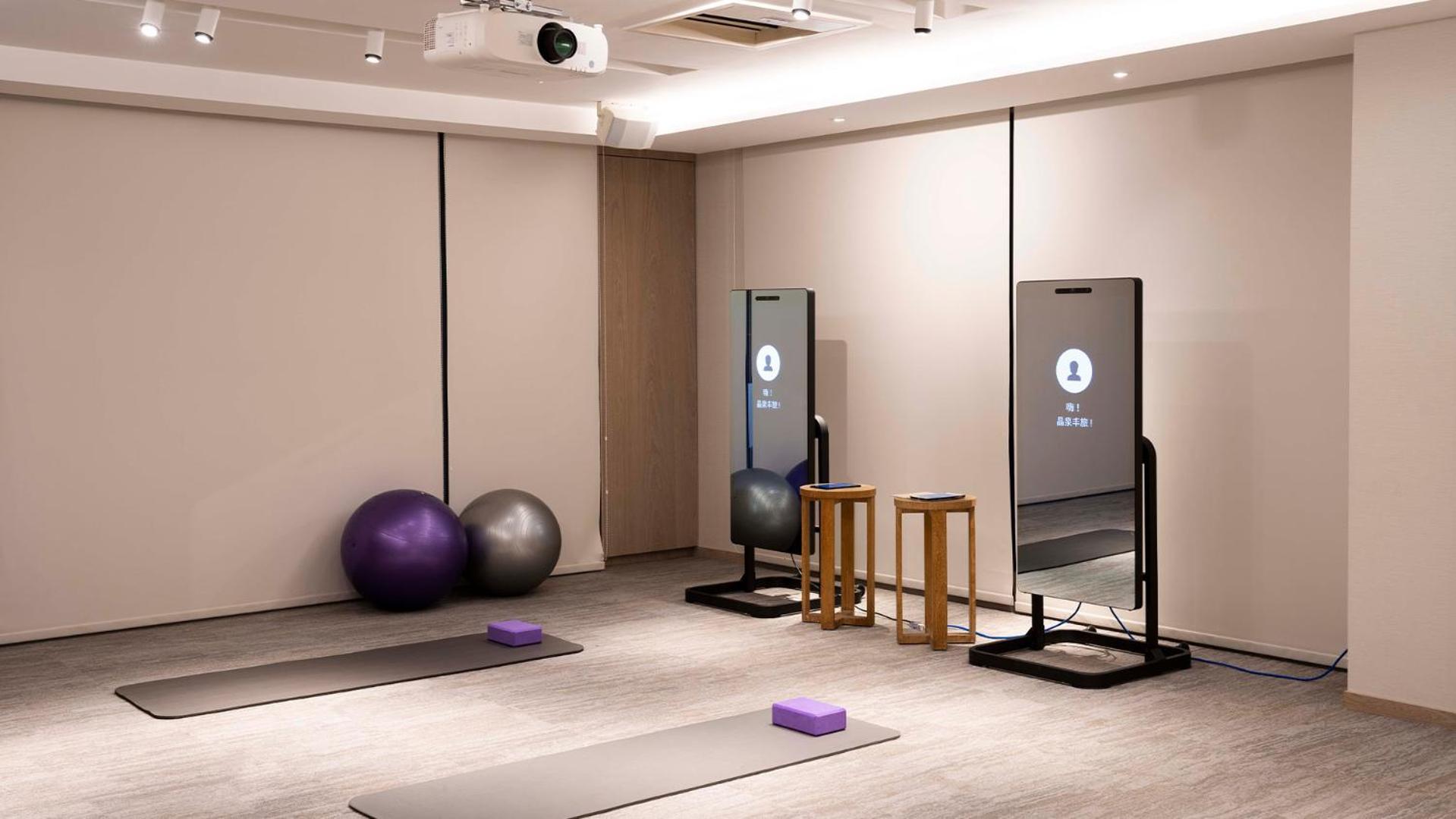 Wellspring by Silks Hotell Jiaoxi Eksteriør bilde A Mirror home gym
