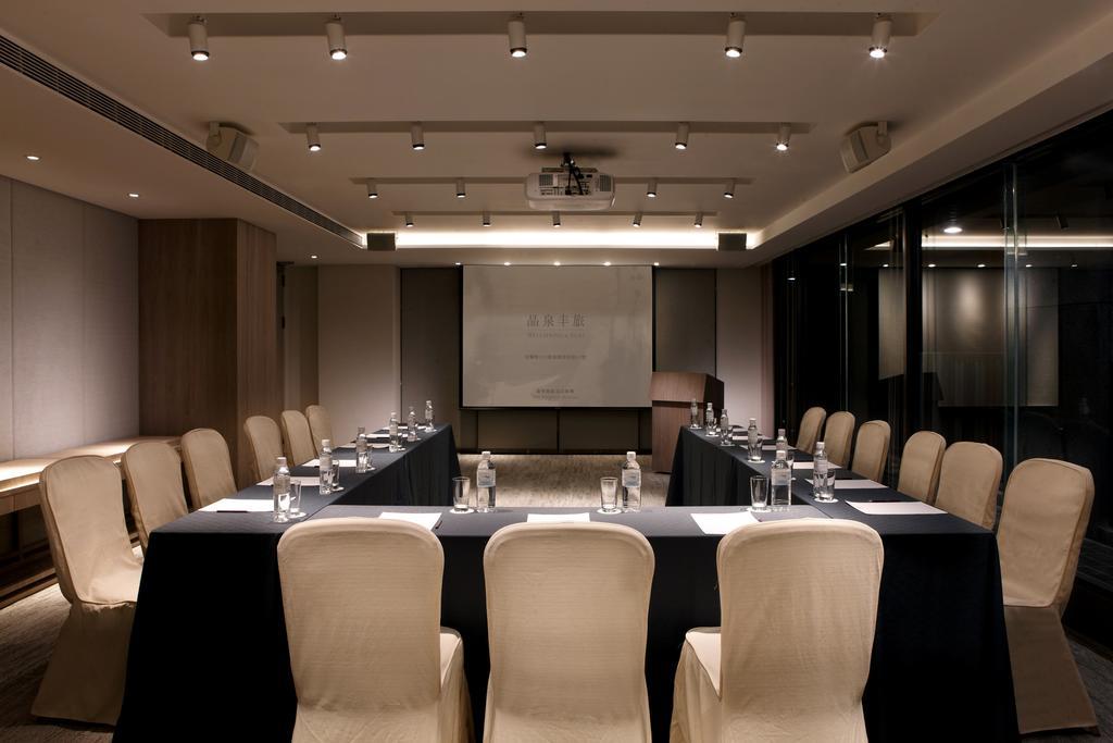 Wellspring by Silks Hotell Jiaoxi Eksteriør bilde Meeting room at the hotel