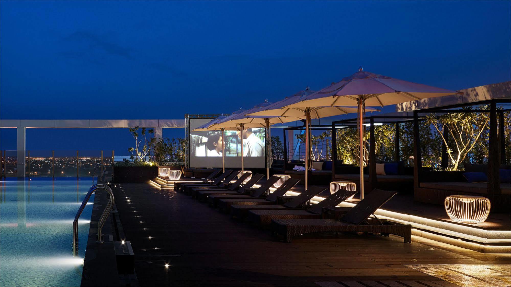 Wellspring by Silks Hotell Jiaoxi Eksteriør bilde The rooftop pool at the hotel