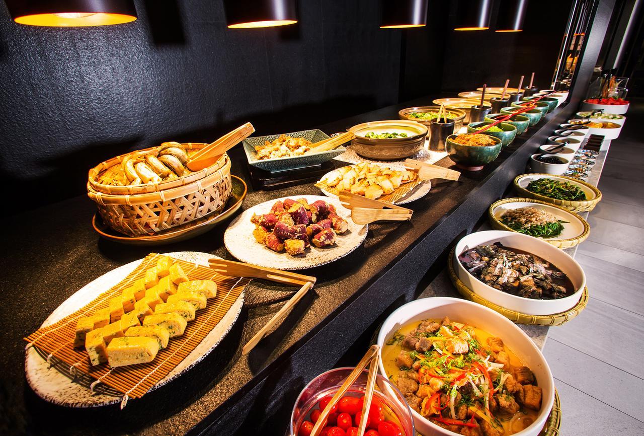 Wellspring by Silks Hotell Jiaoxi Eksteriør bilde A buffet at a restaurant