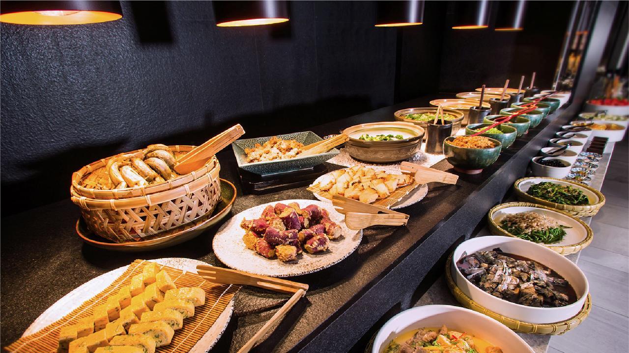 Wellspring by Silks Hotell Jiaoxi Eksteriør bilde A selection of dim sum at a buffet