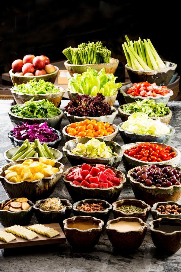 Wellspring by Silks Hotell Jiaoxi Eksteriør bilde A selection of salad ingredients