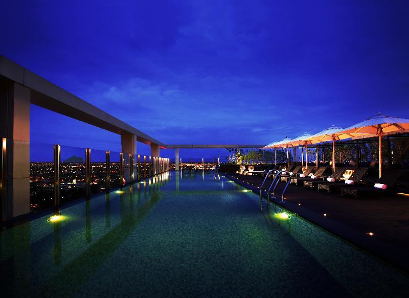 Wellspring by Silks Hotell Jiaoxi Eksteriør bilde The rooftop pool at the hotel